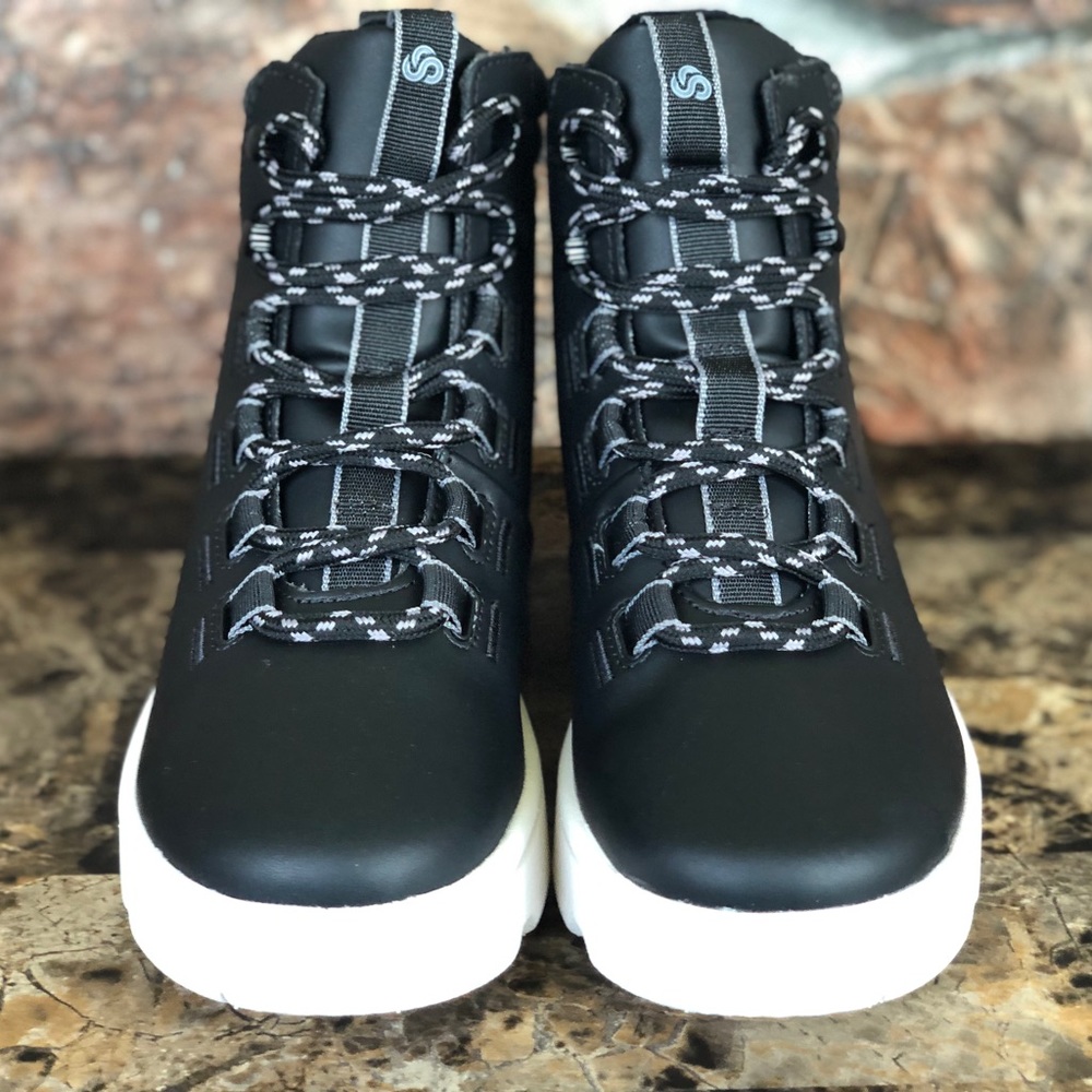 NEW Clarks Women's Step Explore High Booties - Picture 6 of 14